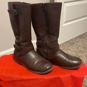 Girls brown boots